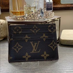 LV Cardholder